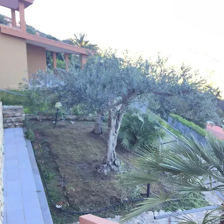 Nyaraló Onofrio *
